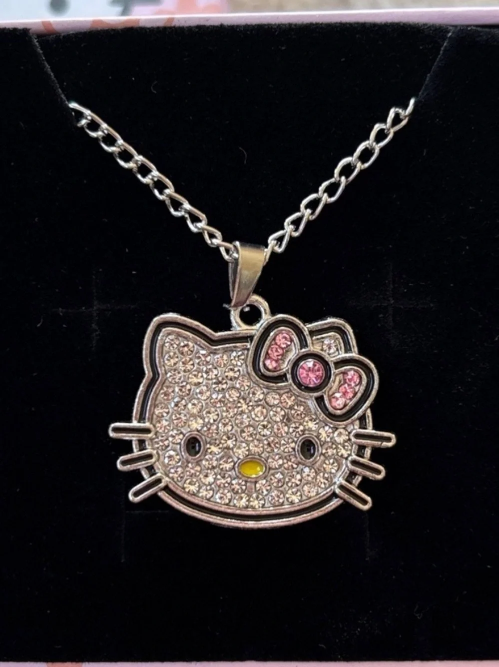 Hello Kitty Silver Tone Chain Cubic Zirconia Crystal Pendant Necklace w/Gfit Box